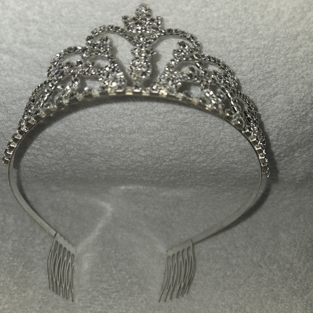 Tiara Silvertone With Rhinestones